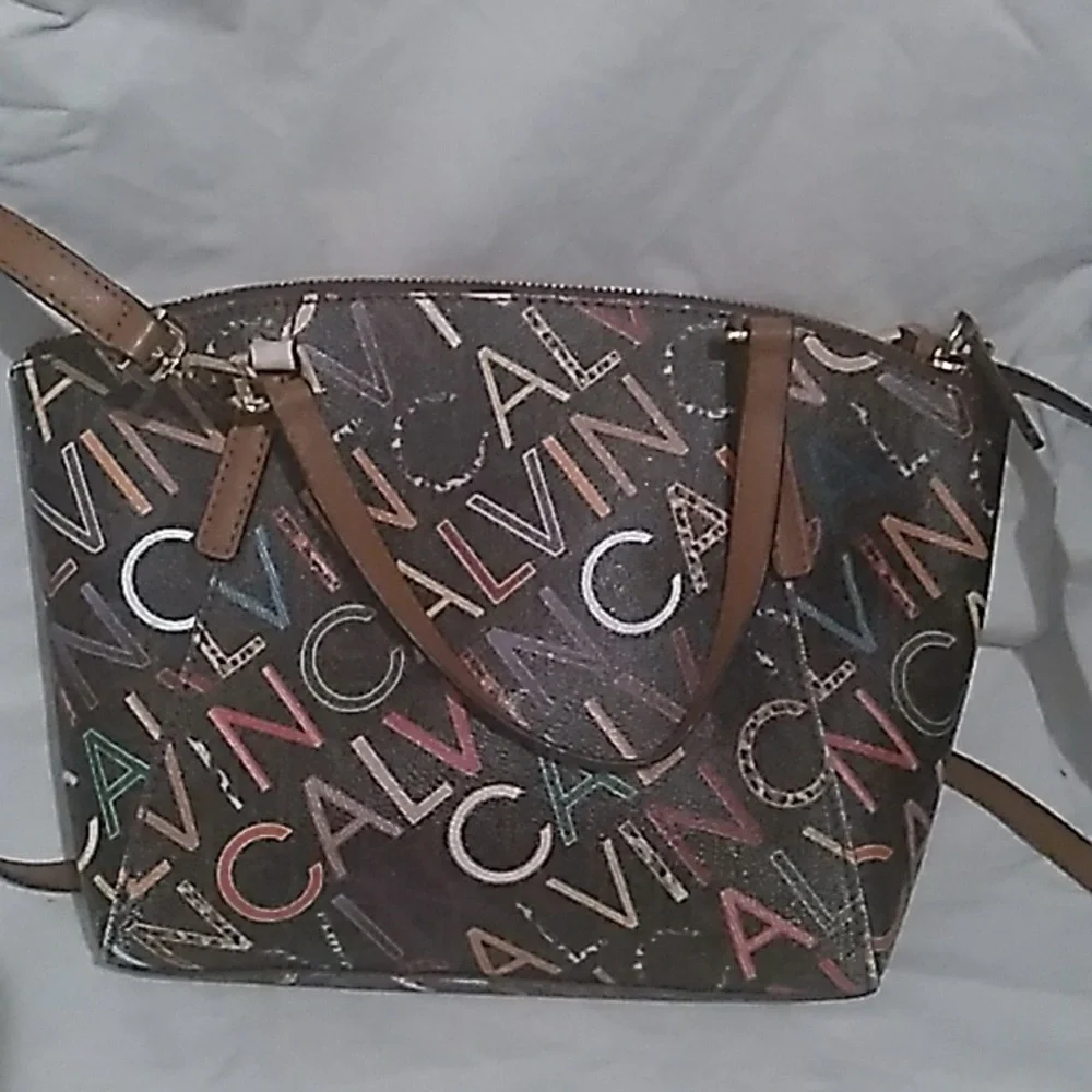 Calvin Klein Bag with Dark Background and Monogram Print (L1) - Picture 14 of 14